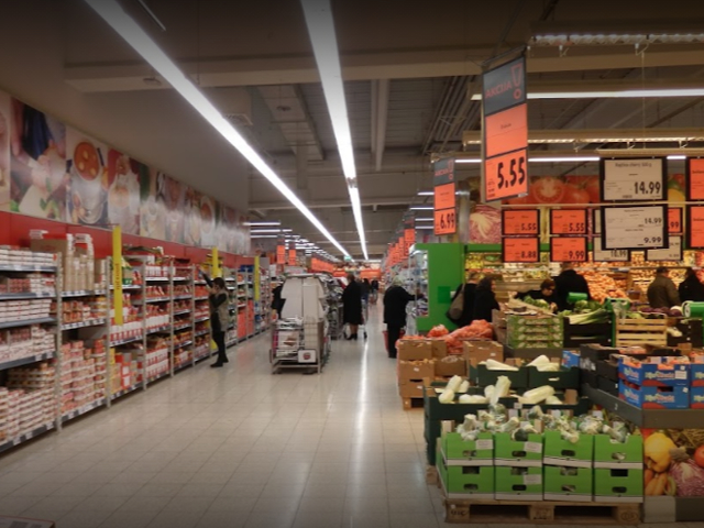 Unutrašnjost Kaufland trgovačkog centra, ilustracija.