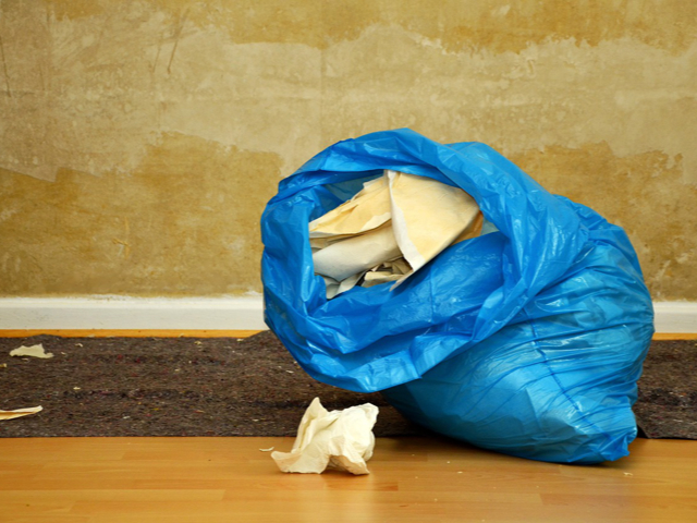 Plava vrećica za smeće, ilustracija.