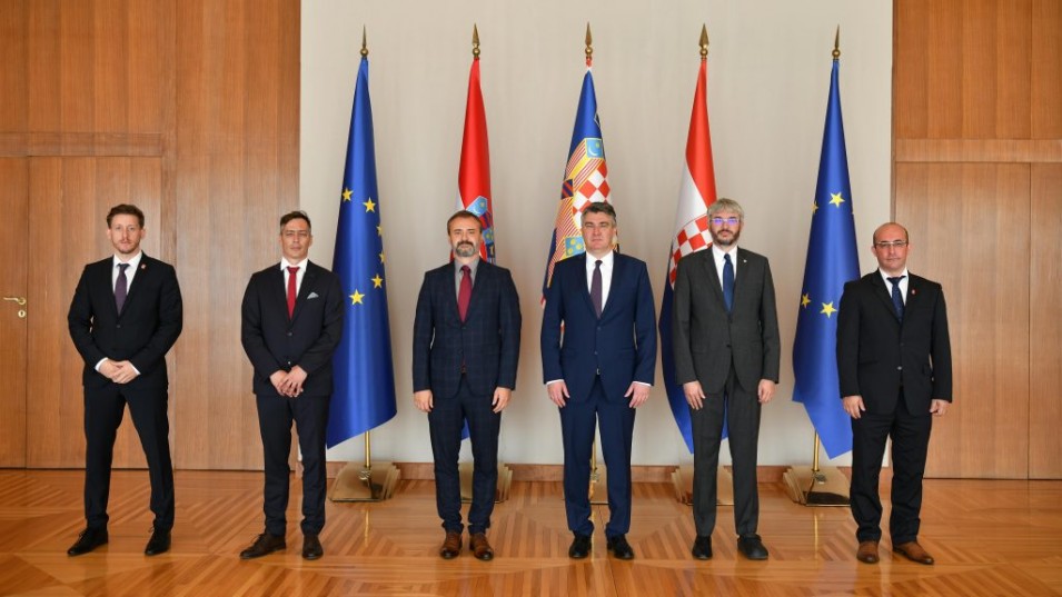Predsjednik Milanović s članovima HASS-a